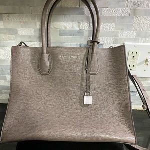 Michael kors hand bag